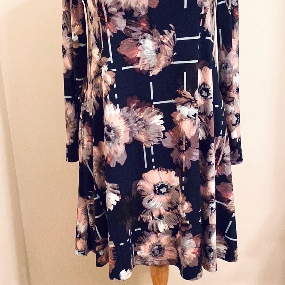Nina Leonard Navy Blue Floral SZ S Boho Chic Romantic Everyday Elegance Dress - Picture 3 of 10